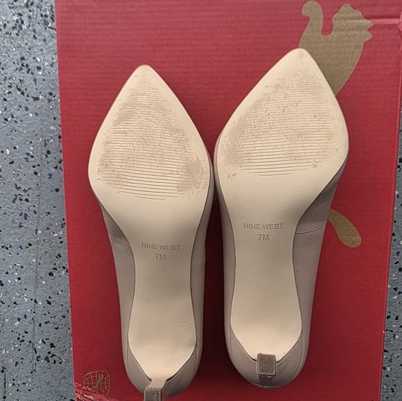 Nine West Blush Pink Heels - Picture 7 of 9